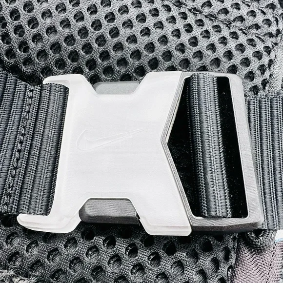 Nike Kids Black Sling Bag with Colorful Emoji Print Like New - Picture 5 of 13